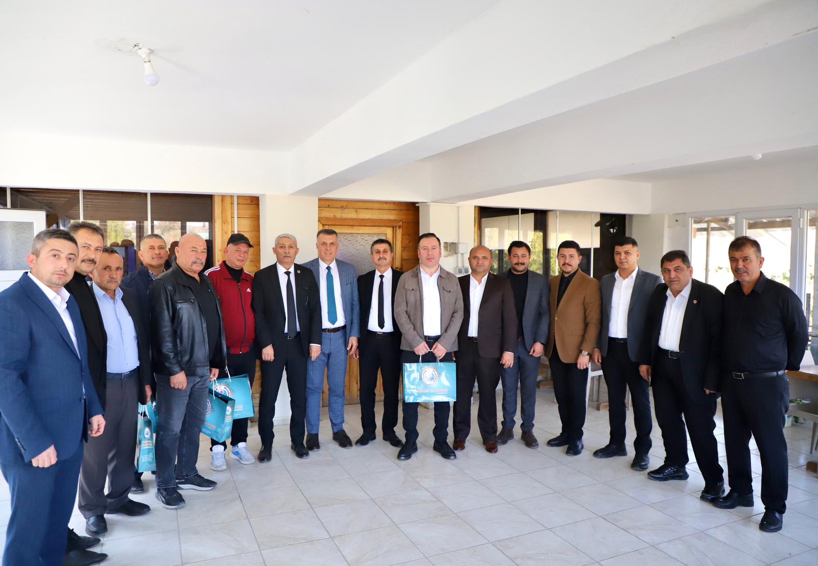 emekli-olan-personellerimize-veda-yemegi-duzenledik