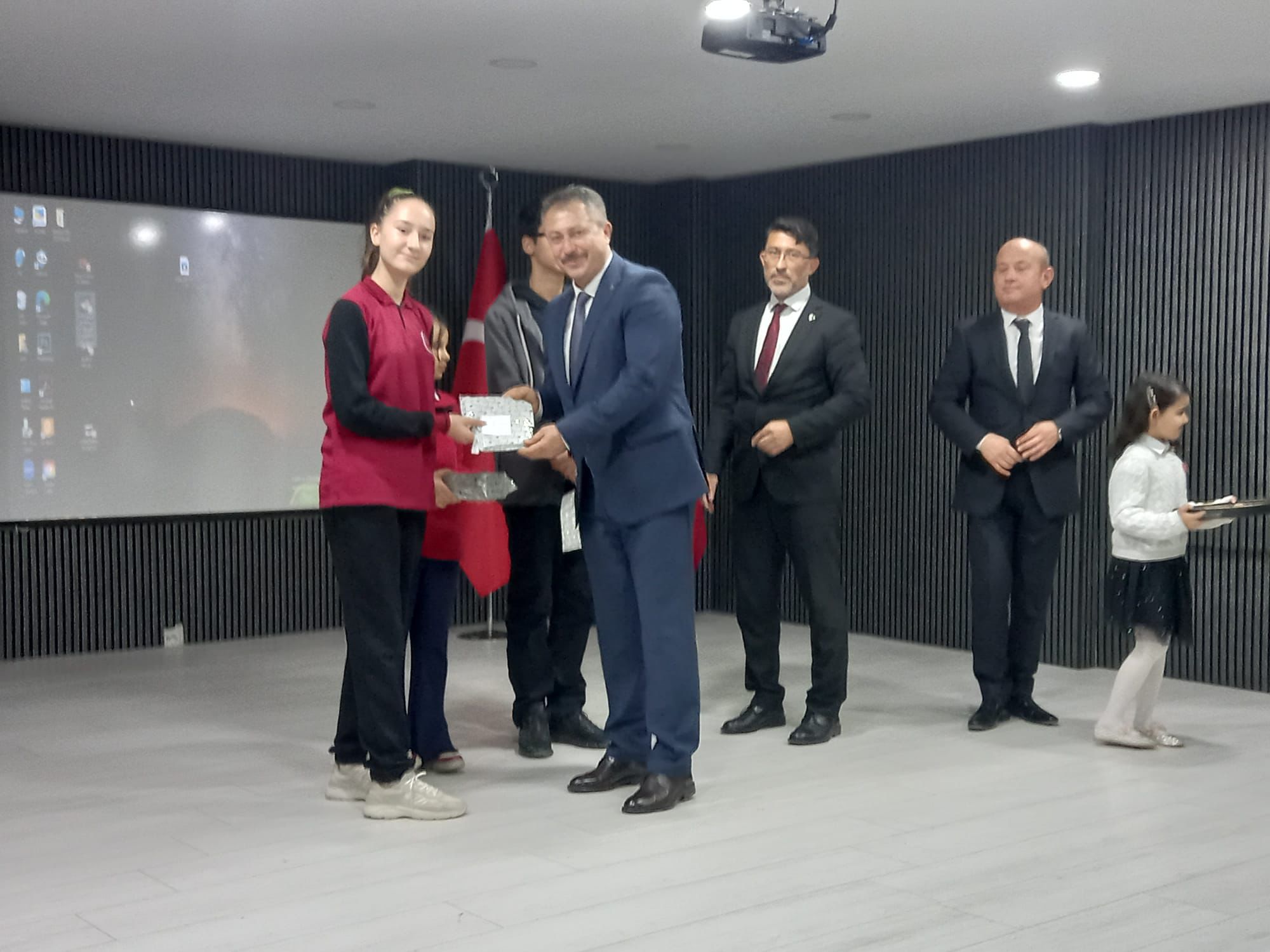 24-kasim-ogretmenler-gununuz-kutlu-olsun