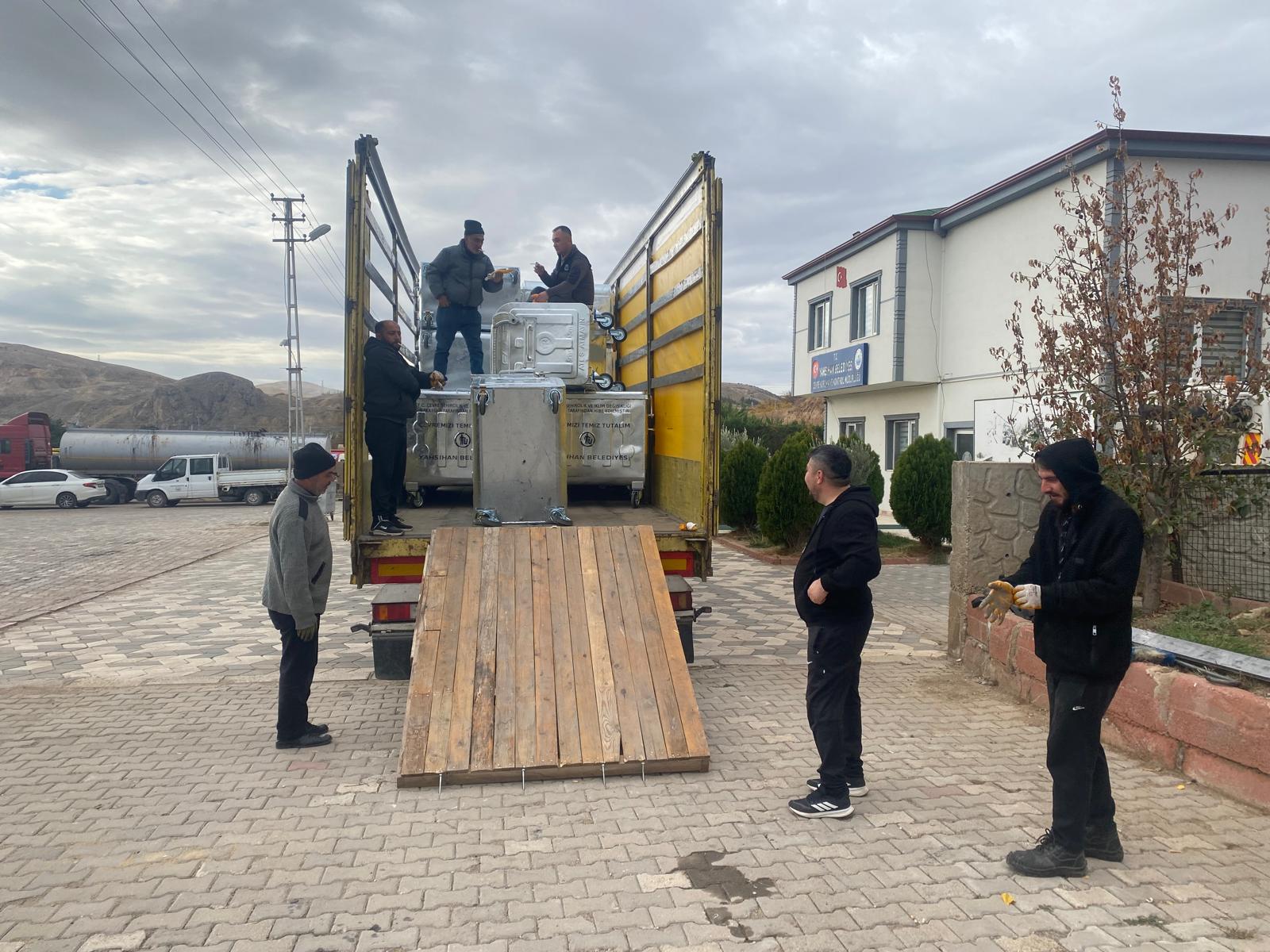 yenilenen-cop-konteynerlerimiz-yerlerini-almaya-devam-ediyor-1