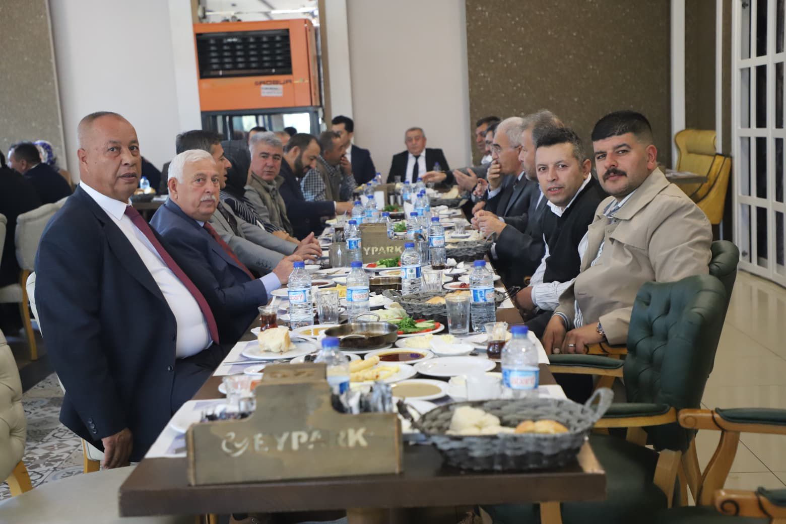 valiligimizin-duzenledigi-muhtarlar-gunu-kahvalti-programina-katilim-sagladik