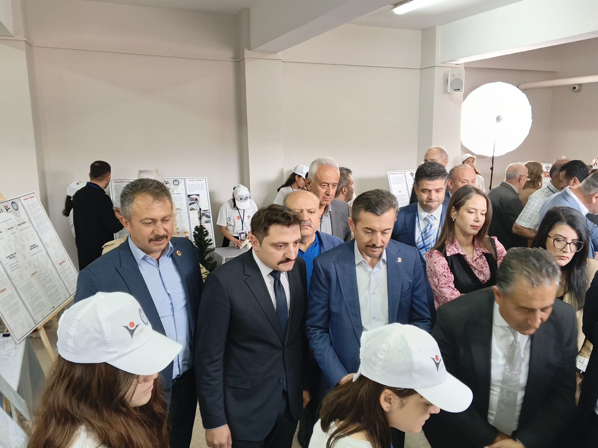 tubitak-bilim-fuari-kapsaminda-sehit-jandarma-er-osman-oden-ortaokulunda-duzenlenen-programa-katilim-sagladik