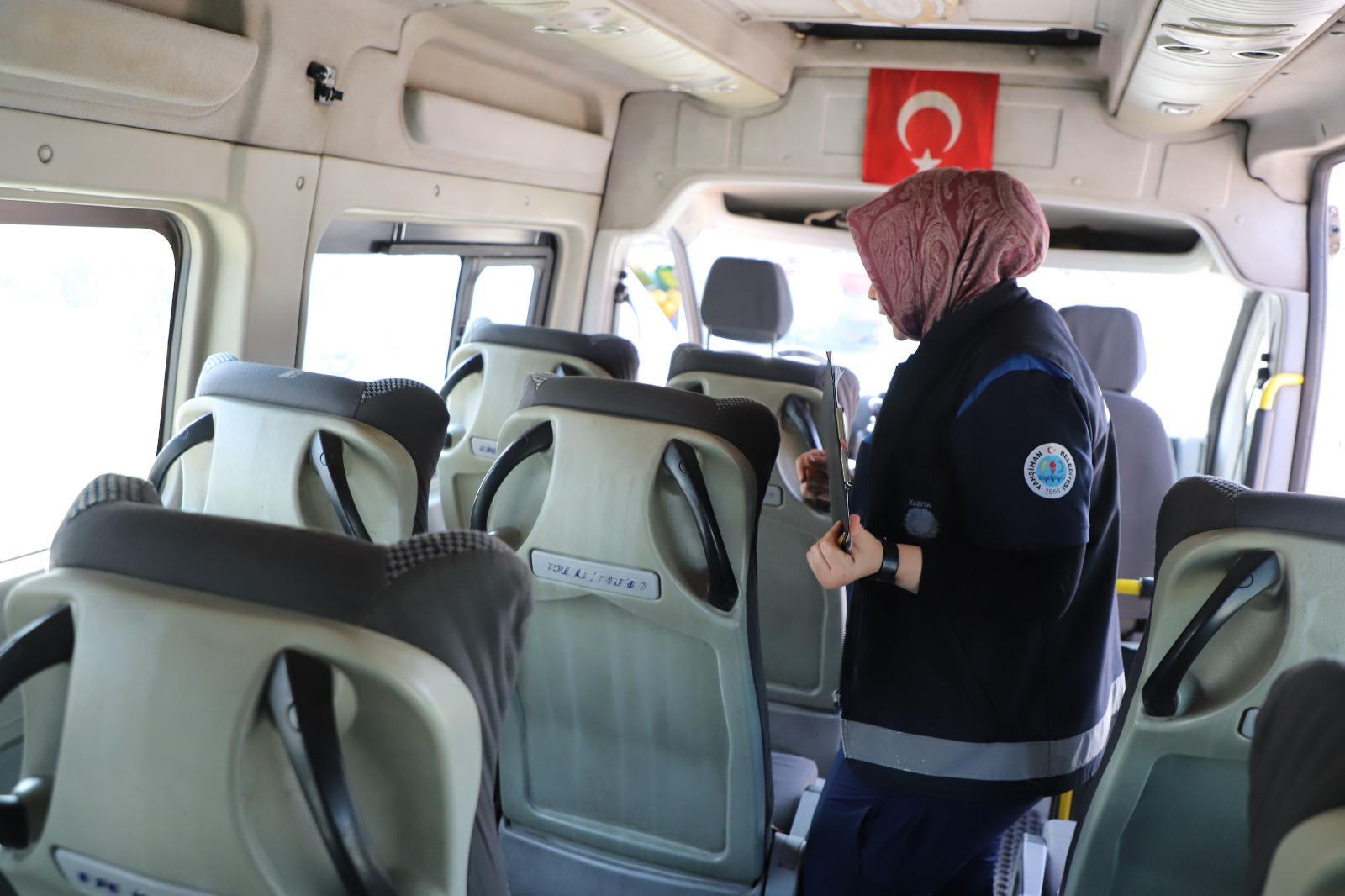 zabita-ekiplerimiz-okul-servislerindeki-denetimlerini-surduruyor