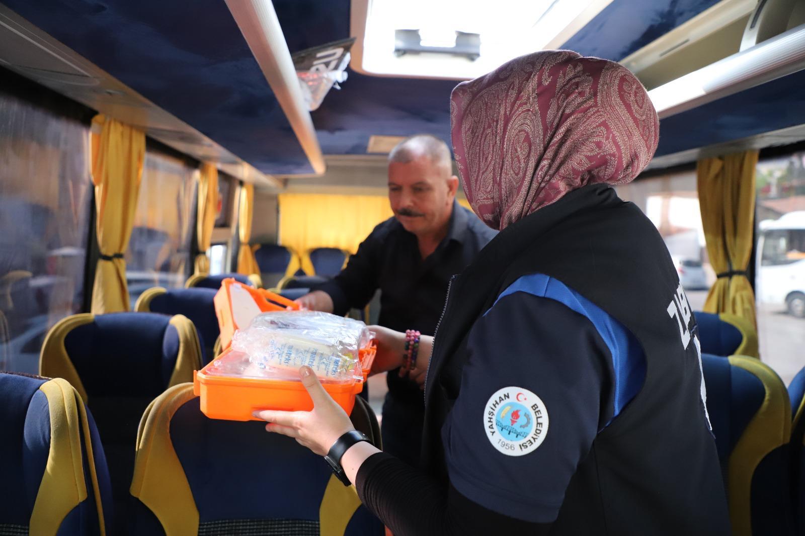 zabita-ekiplerimiz-okul-servislerindeki-denetimlerini-surduruyor