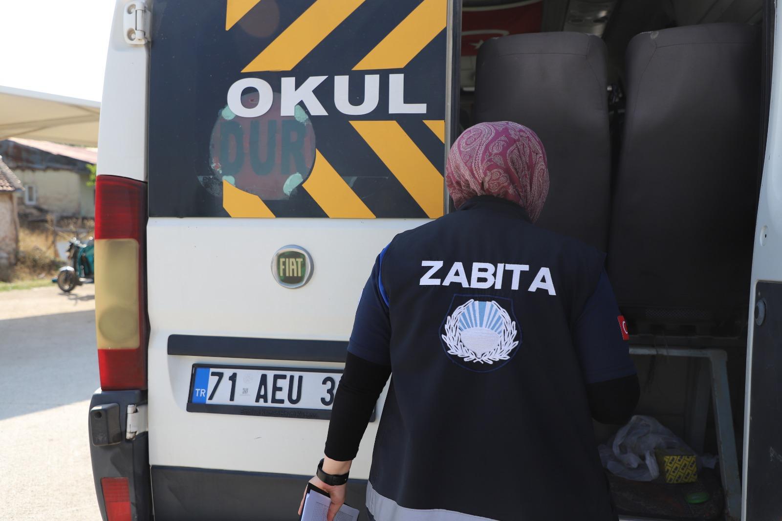 zabita-ekiplerimiz-okul-servislerindeki-denetimlerini-surduruyor