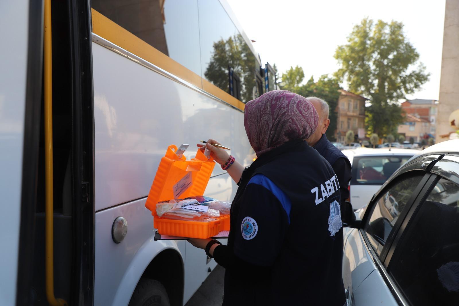 zabita-ekiplerimiz-okul-servislerindeki-denetimlerini-surduruyor