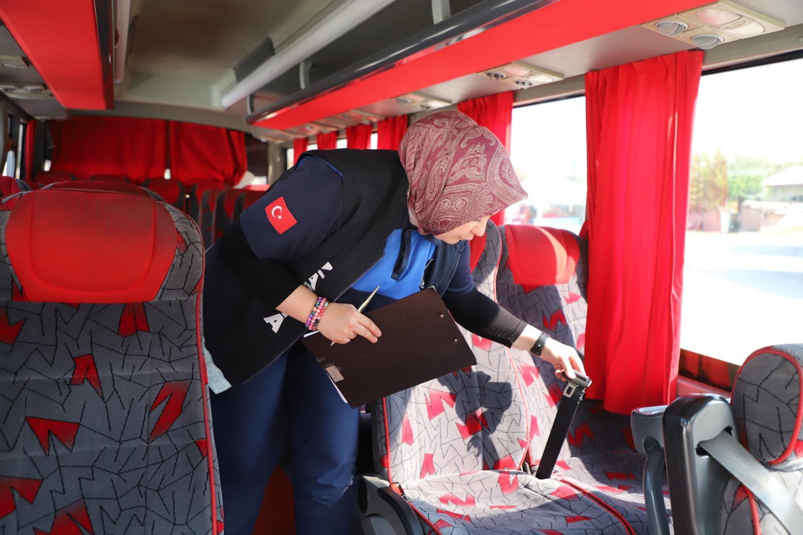zabita-ekiplerimiz-okul-servislerindeki-denetimlerini-surduruyor